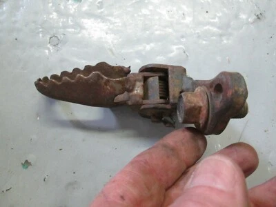 YAMAHA 1982 - 1985 XT / TW / BW200 MONTAJE REPOSAPIÉS DELANTERO IZQUIERDO 15A-27410-02-90 Foto 1 de 4