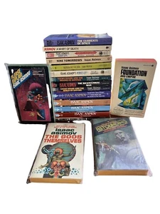 Isaac Asimov Books Lot of 18 Vintage Science Fiction Paperback - Foundation - Foto 1 di 9