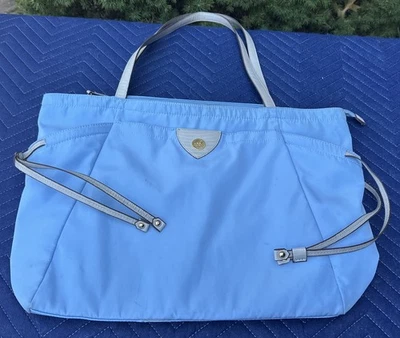 Bolso de viaje/tote grande Anne Klein - azul pálido claro  Foto 1 de 4