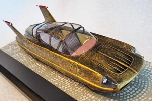 Premium ClassiXXs Borgward Traumwagen - 1/43 Scale Gold Metallic Diecast Model - Picture 1 of 10