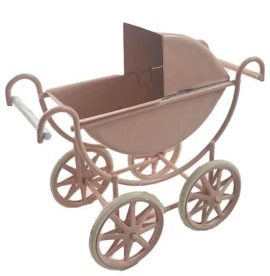 Bambole Casa Rosa Carrozzina Metallo Vecchio Stile Vivaio Mobili 1:12 Scala - Immagine 1 di 4