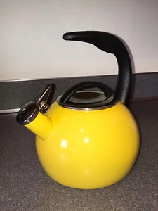 Chantal Canary Yellow 2qt Whistling Tea Kettle - 40th Anniversary - NEW - Picture 1 of 11