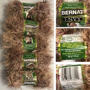 LOTE de cinco pestañas BERNAT Envy Yarn SULTRY SABLE 1,75 OZ 41 yardas ea - Mismo lote# - Imagen 1 de 11