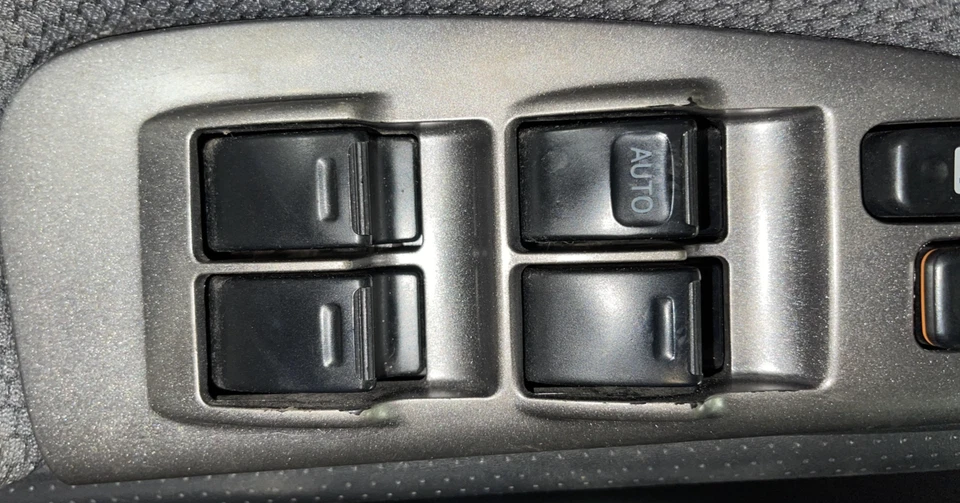 05 06 07 08 Interruptor de puerta PONTIAC VIBE CERRADURA DELANTERA Y VENTANA Foto 1 de 1