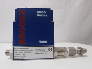 Brooks Instrument Serie 4800 Misuratore di portata massica CO2, 0-5 SLPM Ingresso 7 psig Uscita - Foto 1 di 4