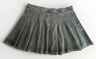 H&M Divided Light Washed Pleated Denim Mini Skirt Women’s Size 18 Preloved - Image 1 of 4