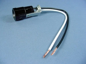 Leviton 10014-500 Candelabra Base Lamp Holder Light Socket Keyless 75W 125W Bulk - Picture 1 of 4