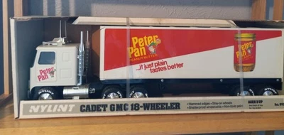 Camión semi camión Peter Pan mantequilla de maní de 18 ruedas GMC acero Nylint como nuevo en caja Foto 1 de 4