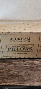 Juego de 2 almohadas de cama Beckham Hotel Collection estándar/queen size - plumón alter - Imagen 1 de 3