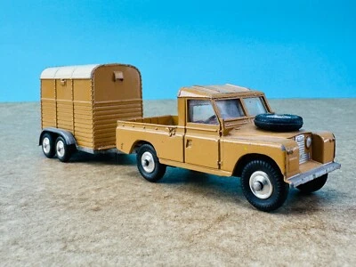 CORGI TOYS Gift Set 2 Land Rover 109" WB + RICE Pony Trailer Beige GB 1964 - Bild 1 von 4