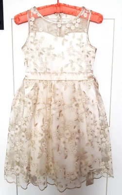 Vestido de ocasión Speechless Girls blanco y dorado. Bordado. Floral. Con cinturón. Foto 1 de 4