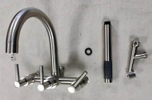 Signature Hardware Sebastian Schwanenhals Wannenarmatur mit Handbrause *LESEN* - Bild 1 von 6