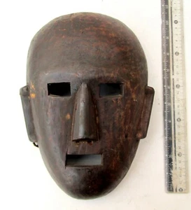 BEAUTIFULLY CARVED Tharu Bodhi Tree Wood Shaman Exorcism Mask - Picture 1 of 2