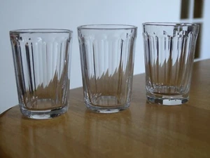 BACCARAT 3 ANCIENS PETITS VERRES LIQUEUR CRISTAL FORME GOBELET CHICAGO ht 4,8 cm - Imagen 1 de 7