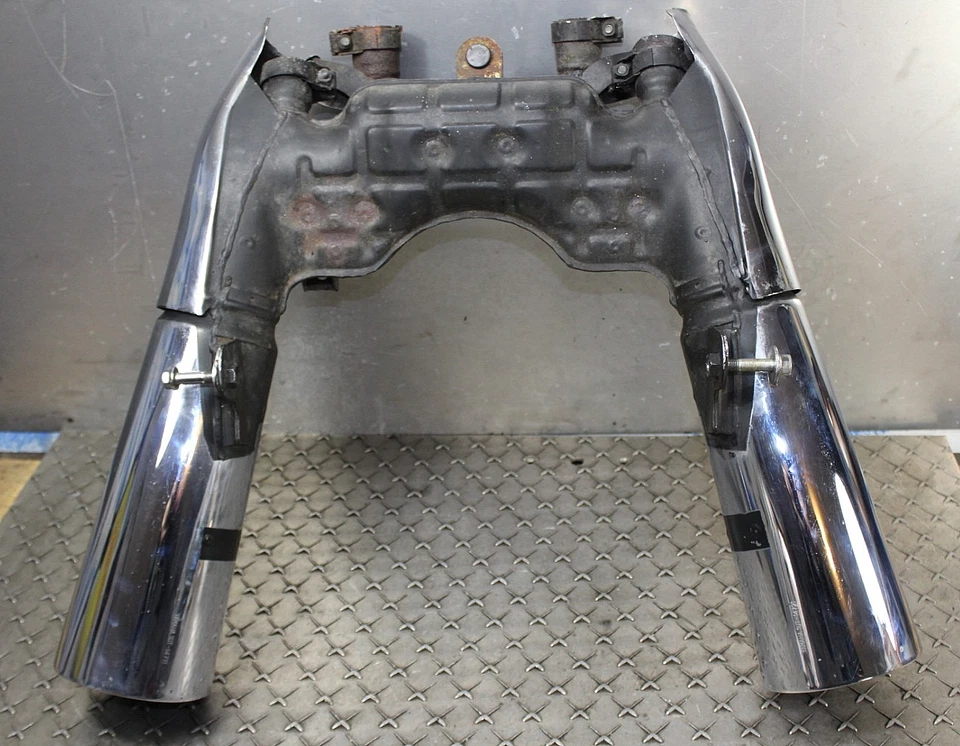 Yamaha V-Max 1200 Auspuff Endtöpfe Muffler 1UT-14711  2WE Boost VMX (85-92) - Bild 1 von 4