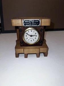 VOLKSKUNST HANDGEFERTIGTE UHR: TRAMP ART Hergestellt von Qualitätswerkzeug & Matrize Hoboken Nj - Bild 1 von 7