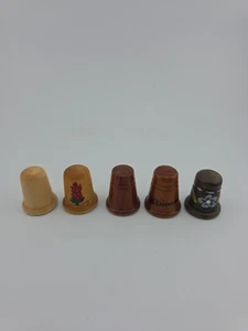 Lotto di 5 ditali in legno vintage - Foto 1 di 2
