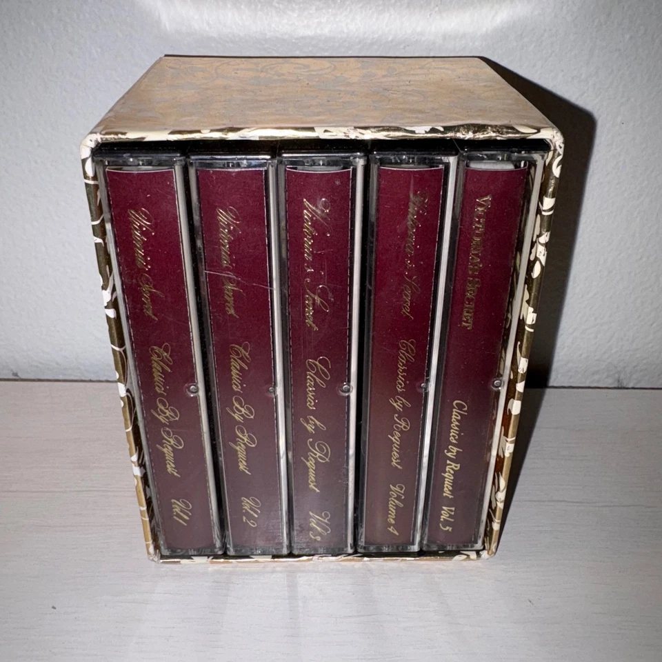 Кассетные ленты Victoria's Secret классика по запросу коллекционное издание - Изображение 1 из 4