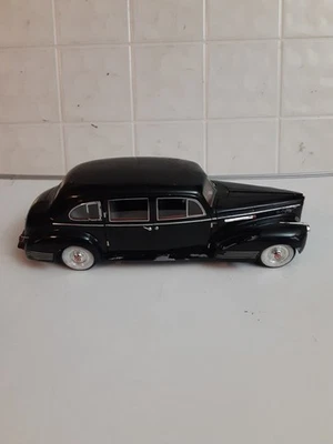 1941 Packard Lebaron Limousine 1:18 Scale Diecast Model Car By Signature - Image 1 of 4