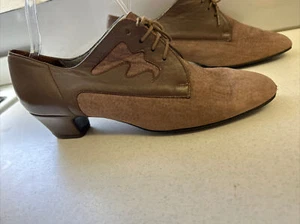 sz 8 39 Taupe leather ankle bootie lace up Victorian low heel NIL SIMILE Narrow. - Picture 1 of 9