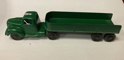 TOOTSIE 玩具 MACK 拖拉机 & 开放式谷物拖车,深绿色,状况良好 — 第 1/4 张图片