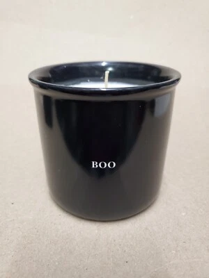 Песок и туман BOO Хэллоуин ароматизированная свеча одиночный фитиль 11,5 унций соевый черный горшок трудно найти - Изображение 1 из 4
