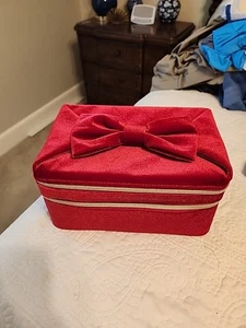 Estee Lauder Empty Red Velvet Travel Train Make Up Case Bow Handle Holiday NWOT - Picture 1 of 3