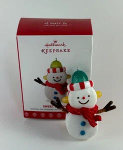 2017 Sweet Snowman - Hallmark VIP Limited Edition Ornament - Candy Themed - New - Picture 1 of 5