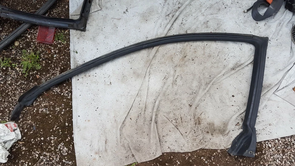 Mazda 323 f 323f 1995 - 1998 puerta delantera izquierda cubierta envolvente protección Foto 1 de 4