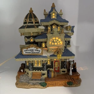 Lemax Village View Train Station 2004 Lighted House Porcelain Village Collection - Picture 1 of 24