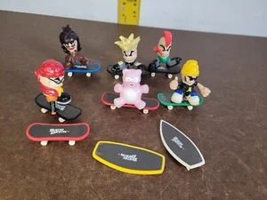 Tech Deck Dudes 6 Stück plus 7 Skateboards 2 Surfboards Vintage - Bild 1 von 12
