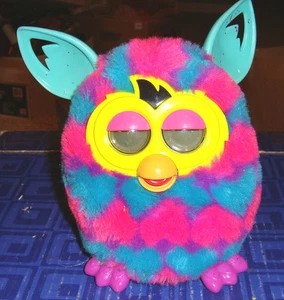 Furby interaktives rosa blaues Plüschtier Spielzeug Hasbro elektronisch, digitale Augen - Bild 1 von 3