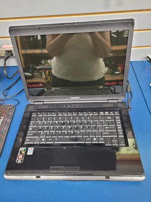 Toshiba Satellite L305D-S5895 AMD Turion 3GB RAM No HDD / No Charger - Image 1 of 4