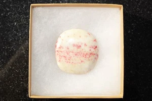 LG CHARGED 2" Cinnabrite (Mercury Free) Crystal Hand-Carved Palm / Worry Stone - Picture 1 of 10