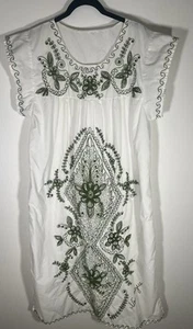 Vintage 70s green floral embroidered white Nicaraguan caftan maxi dress resort - Picture 1 of 9