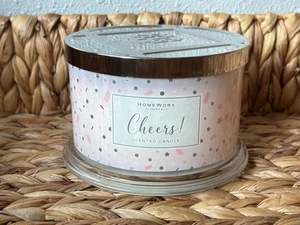 Nuovo Homeworx di Slatkin & Co Cheers! Candela 4 stoppini 18 oz 30-55 ore - Foto 1 di 5