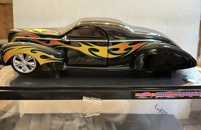 Hot Wheels 1937 Lincoln Zephyr Scrape preto 1:18 - Imagem 1 de 2