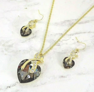 Crystal Heart Pendant & Earring Set in Elegant Gray color and Clear Crystals NEW - Picture 1 of 8
