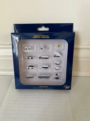 GeminiJets 1:400 Model Airport Service Support Vehicles GJARPTSETA with Stickers - Image 1 of 4