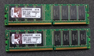 Kingston ValueRAM UDIMM 2x 512MB, DDR-400, CL2.5 (KVR400X64C25/512) - Bild 1 von 2