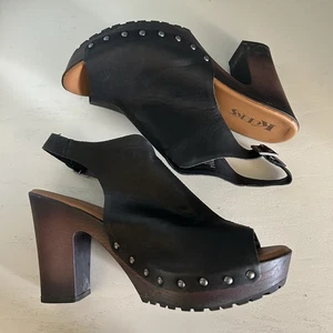 Sandalias de tacón Korks negras con plataforma y punta abierta talla 11M tachonado tacón bloque - Imagen 1 de 10
