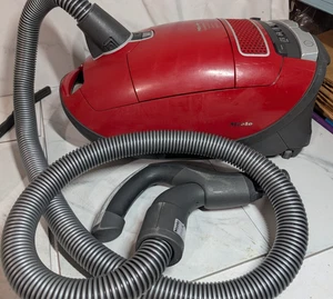 Miele Complete C3 HomeCare PowerLine SGFE0 Bodenstaubsaugergehäuse & Schlauch - Bild 1 von 20