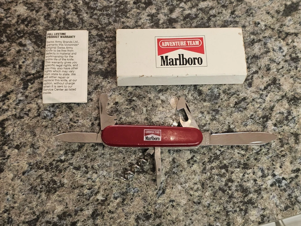 Navaja de Bolsillo Marlboro Adventure Team Ejército Suizo Victorinox Oficial Suiza  Foto 1 de 4