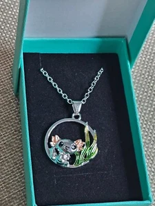 Adorable Axolotl Necklace – Charming Design with Enamel Accent and gift box - Picture 1 of 8