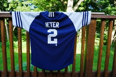 Camiseta con botones Derek Jeter juvenil talla mediana de los Yankees de Nueva York de Adidas Foto 1 de 2