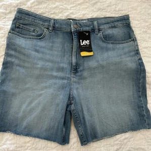 New NWT Women’s Lee Jeans Shorts High Rise Size 18 Relaxed Fit Cutoff Raw Hem - Picture 1 of 2