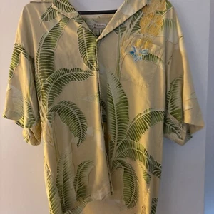Tommy Bahama medium 100% silk Yellow/green short sleeve shirt - Picture 1 of 2