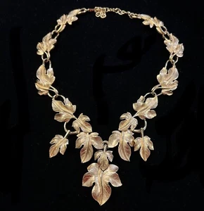 Vintage 70's Trifari Kunio Matsumoto Gold Tone Leaf Leaves Necklace—030 - Picture 1 of 6