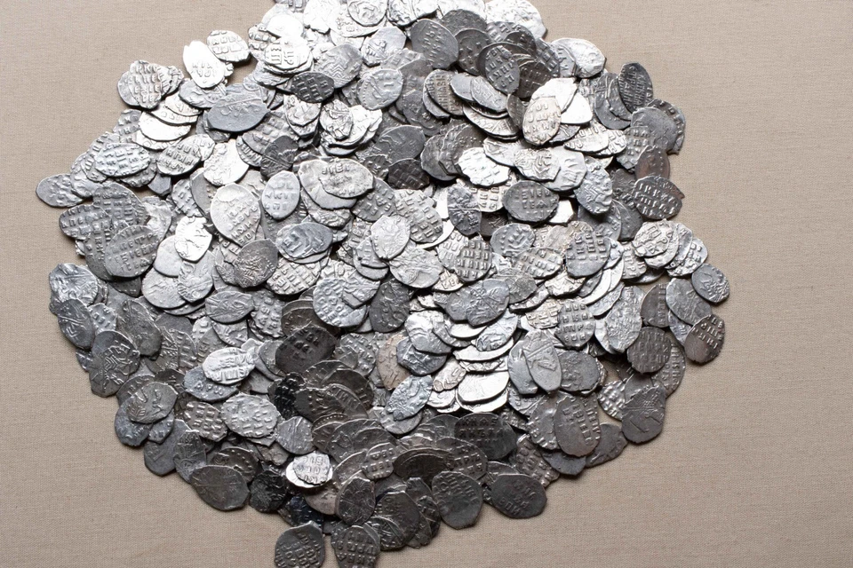 RUSSIA PITER I the GREAT (1696-1725) lot 50 silver wire coins - Image 1 of 1