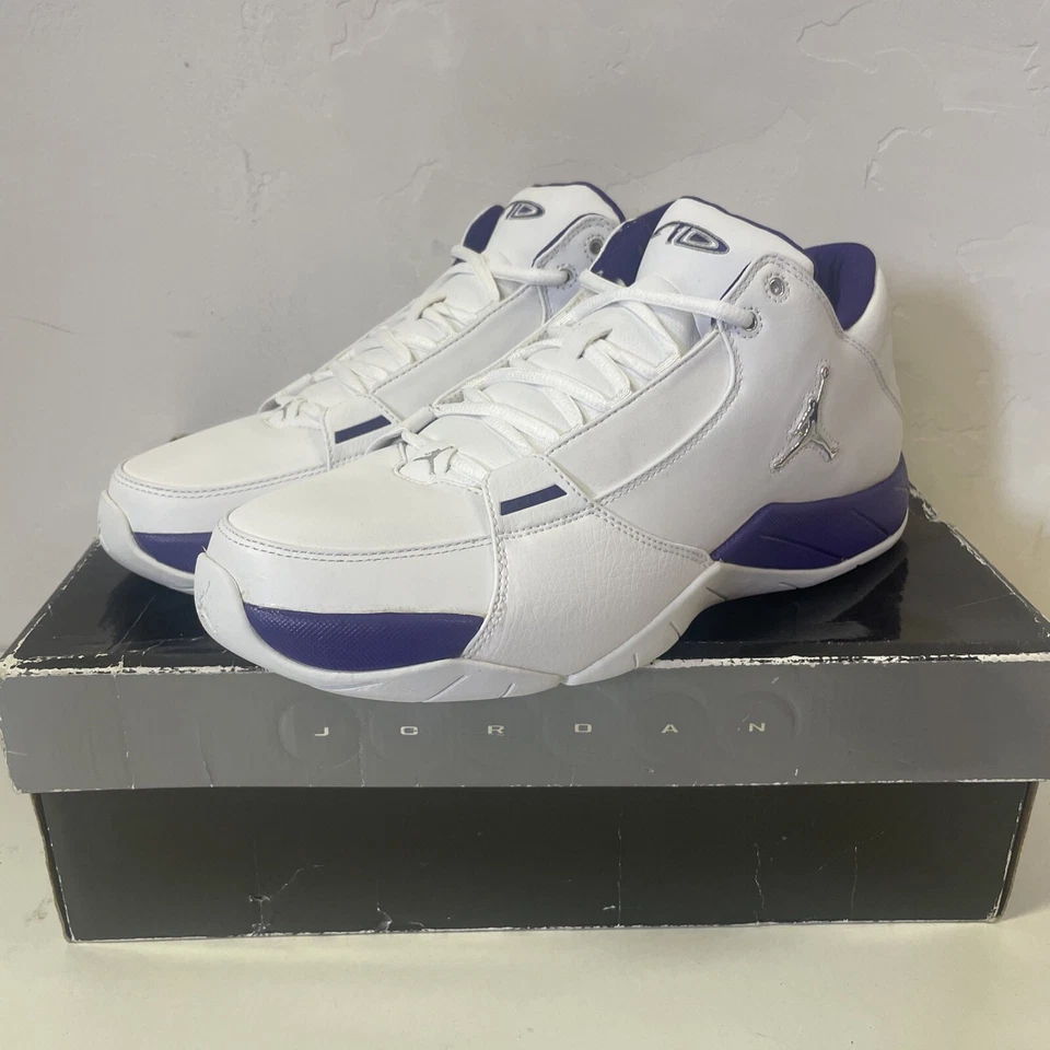 Air Jordan Hoops Low Mike Bibby PE Game Worn Sacramento Kings 12.5 - Imagem 1 de 4